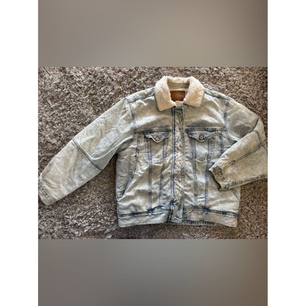 AMERICAN EAGLE XL  Light Wash Denim Jacket with Sherpa lining GUC